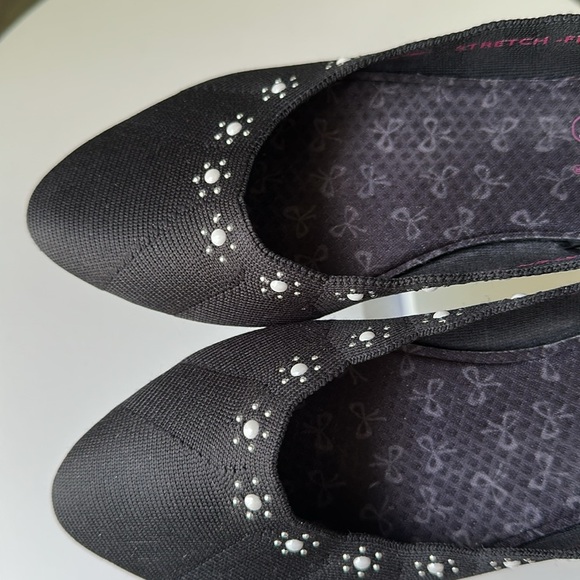 Skechers Stretch Fit Air Cooled Memory Foam Cleo Flat Black Dressy Floral Beaded - Picture 4 of 13